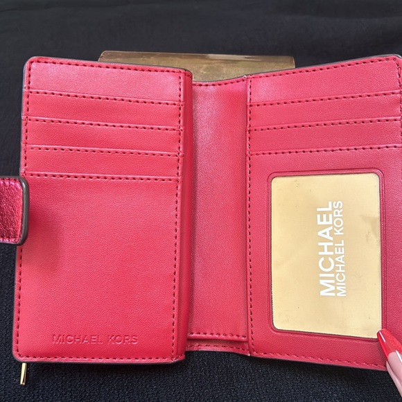 Michael KorsMedium Patent Wallet
Color: CRIMSON - Picture 9 of 16